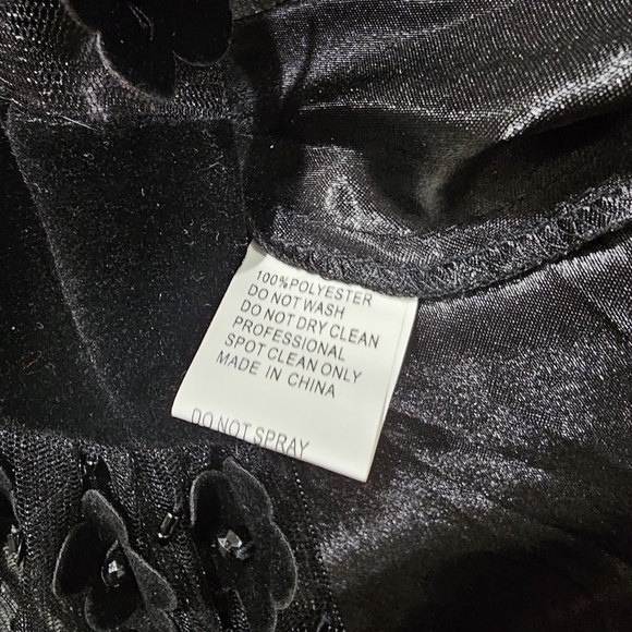 Mac Duggal Black Floral Appliqué Cocktail Midi Dress - Picture 8 of 8